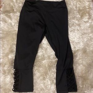 Black athletic capris